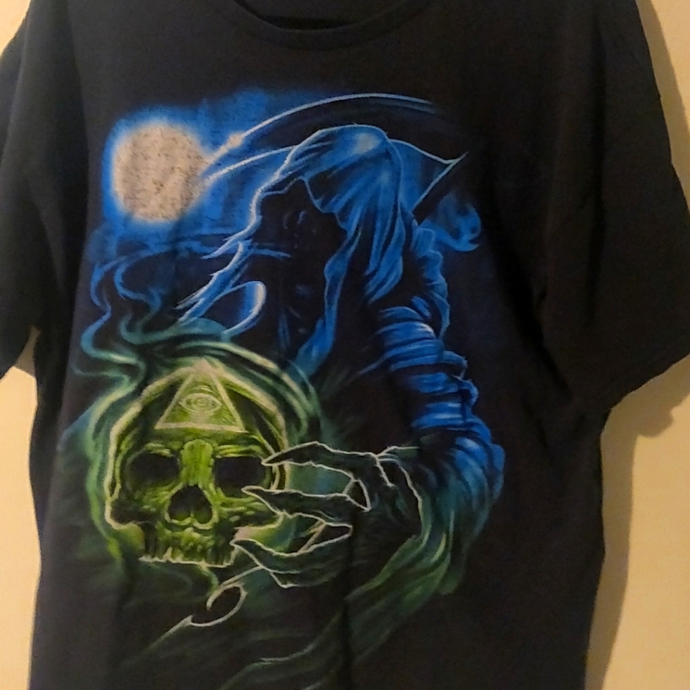 Grim reaper holding skull black T-shirt